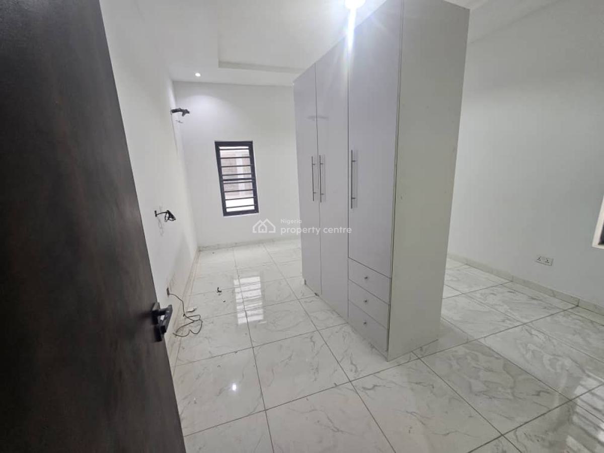 Serviced Newly Built 2bedroom Flat at Lekki Phase 1, Off Freedom Way Lekki Phase 1, Lekki Phase 1, Lekki, Lagos, Flat / Apartment for Rent