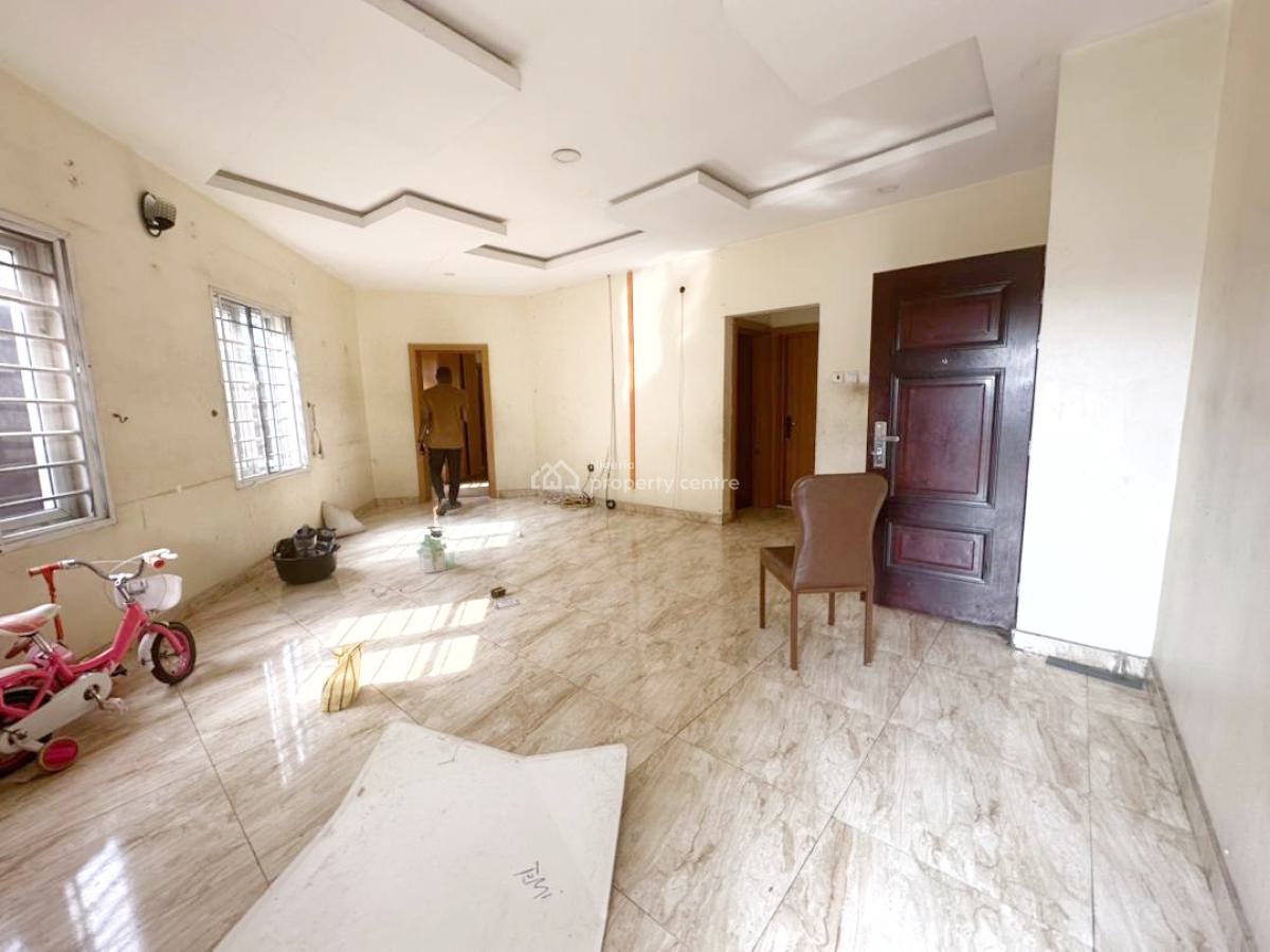 a Well Maintained Spacious 2 Bedroom Flat, Extension, Omole Phase 2, Ikeja, Lagos, Flat / Apartment for Rent