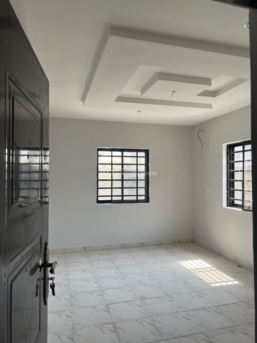 Massive 2 Bedroom Flat Upstairs, Ologunfe Roads Awoyaya, Awoyaya, Ibeju Lekki, Lagos, Flat / Apartment for Rent