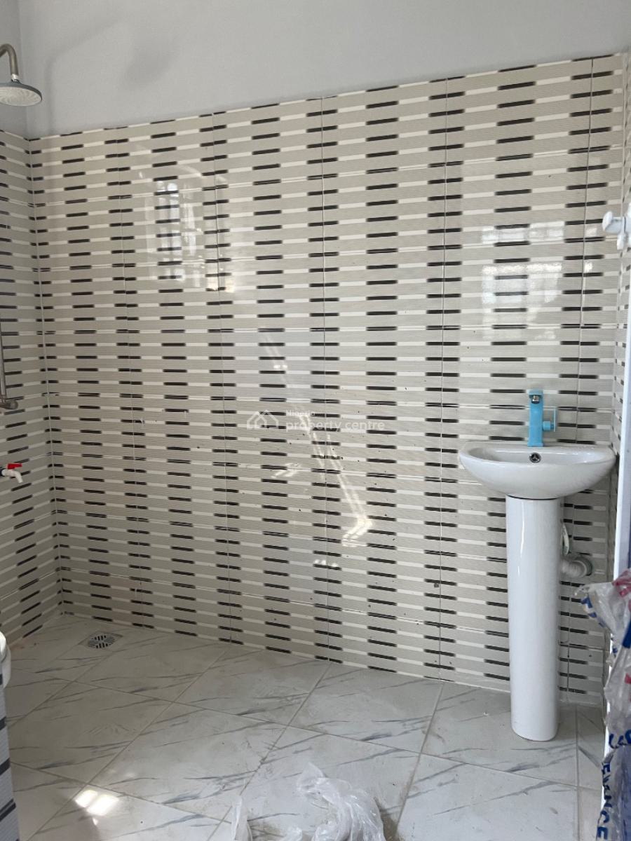 Massive 2 Bedroom Flat Upstairs, Ologunfe Roads Awoyaya, Awoyaya, Ibeju Lekki, Lagos, Flat / Apartment for Rent