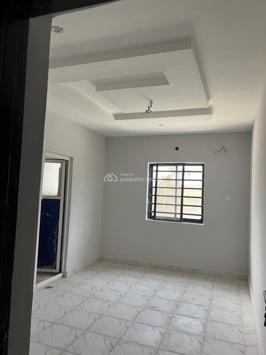 Massive 2 Bedroom Flat Upstairs, Ologunfe Roads Awoyaya, Awoyaya, Ibeju Lekki, Lagos, Flat / Apartment for Rent