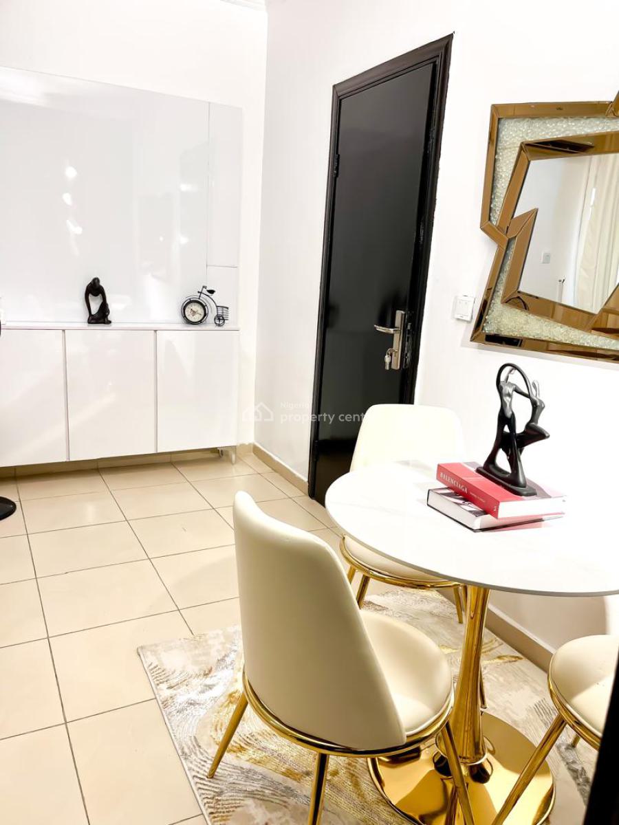 Gorgeous 2 Bedroom Apartment with Swimming Pool and Ps5, Lekki Phase 1, Lekki, Lagos, Flat / Apartment Short Let