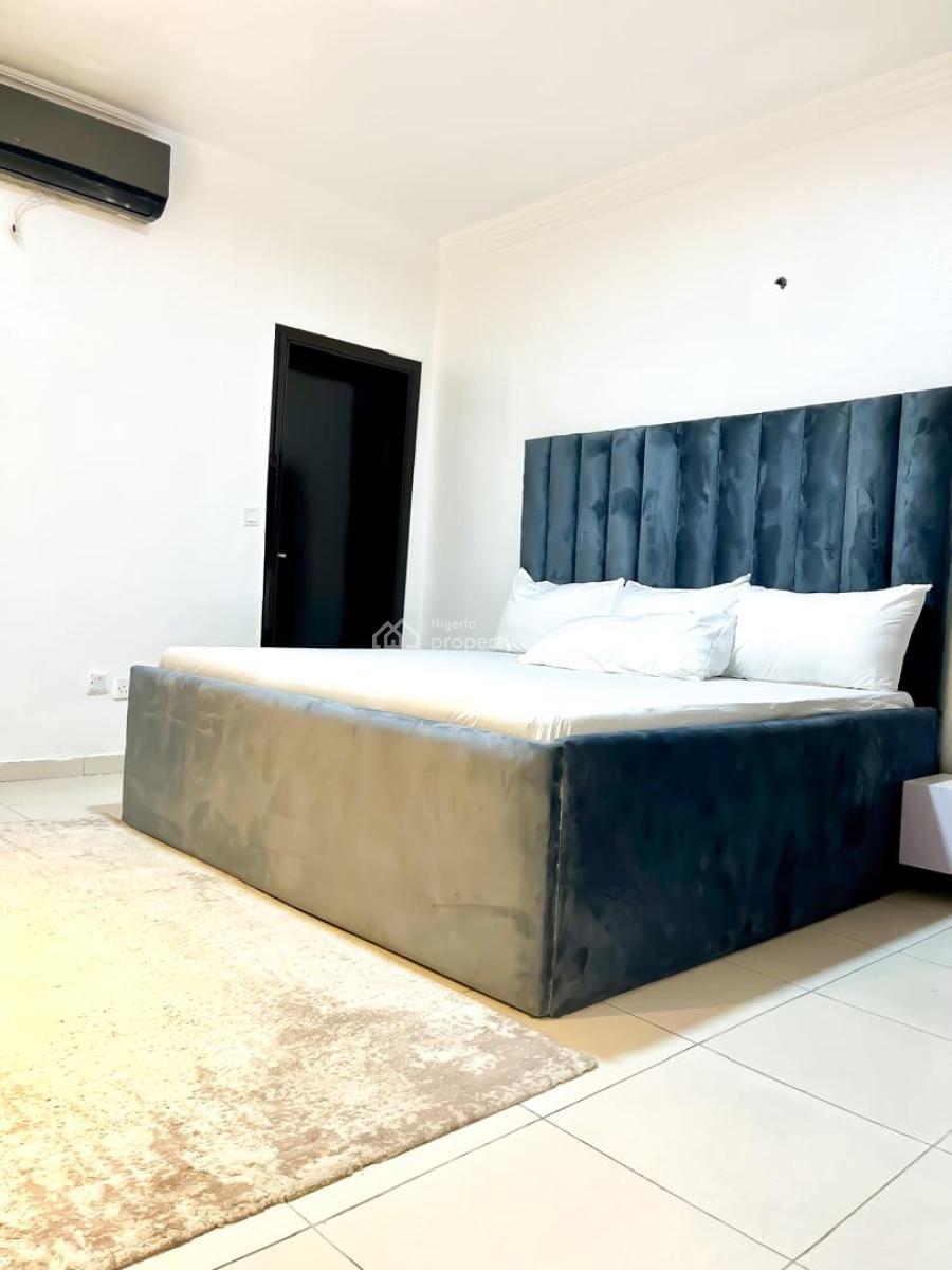 Gorgeous 2 Bedroom Apartment with Swimming Pool and Ps5, Lekki Phase 1, Lekki, Lagos, Flat / Apartment Short Let