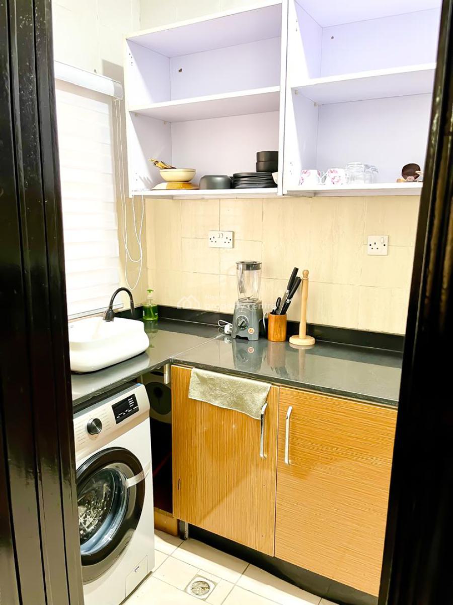 Gorgeous 2 Bedroom Apartment with Swimming Pool and Ps5, Lekki Phase 1, Lekki, Lagos, Flat / Apartment Short Let