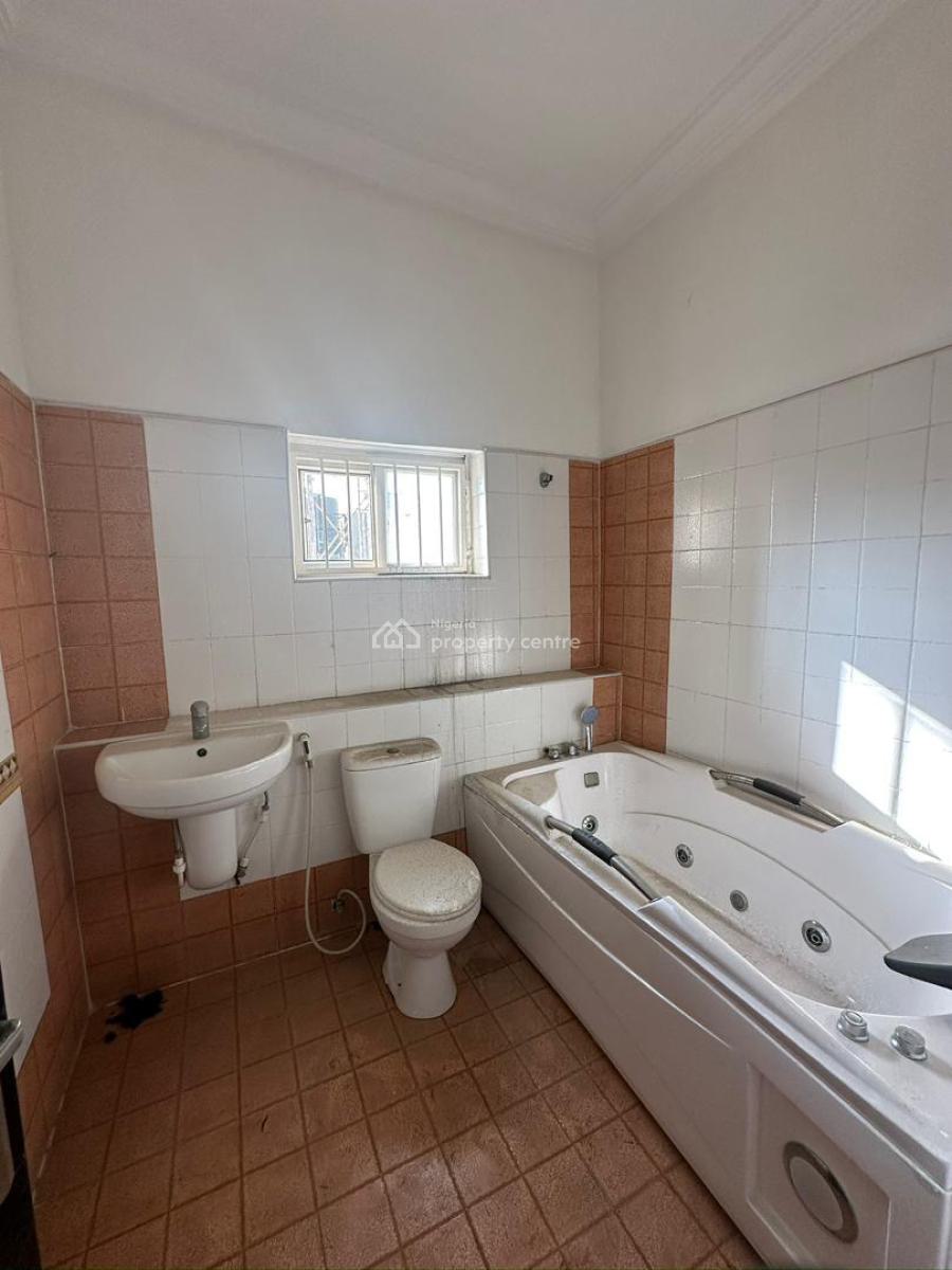 4 Bedroom Self-serviced Semi-detached Duplex, Lekki Phase 1, Lekki, Lagos, Semi-detached Duplex for Rent