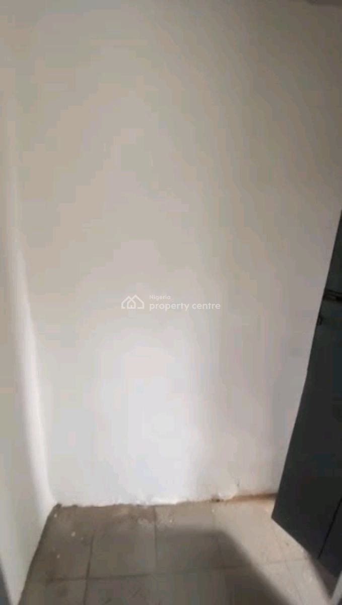 Very Decent and Spacious 3bedroom Flat Apartment with 2 Toilets and Ba, Off Palm Avenue, Mushin, Lagos, Flat / Apartment for Rent