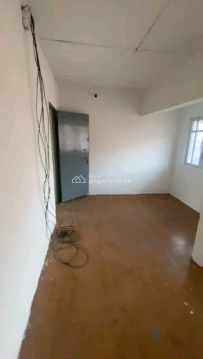 Very Decent and Spacious 3bedroom Flat Apartment with 2 Toilets and Ba, Off Palm Avenue, Mushin, Lagos, Flat / Apartment for Rent