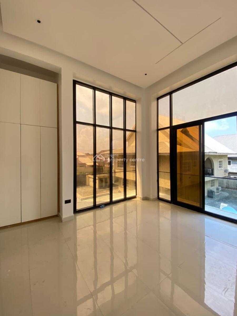 Nicely Built 3 Bedroom Apartment, Lekki Phase 1, Lekki, Lagos, Flat / Apartment for Sale