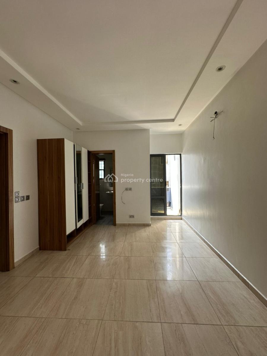 Nicely Built 3 Bedroom Apartment, Lekki Phase 1, Lekki, Lagos, Flat / Apartment for Sale