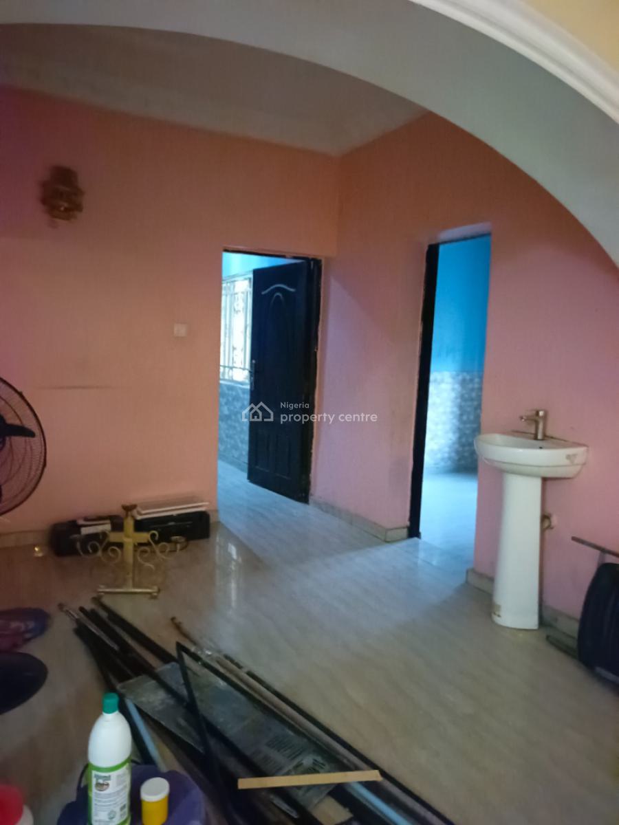 6bedroom Duplex with 2units of 2bedroom and 1unit of 1bedroom Bungalow, Lugbe Fha Back of Amac Market. Fha Estate., Fha (f.h.a), Lugbe District, Abuja, Detached Duplex for Sale