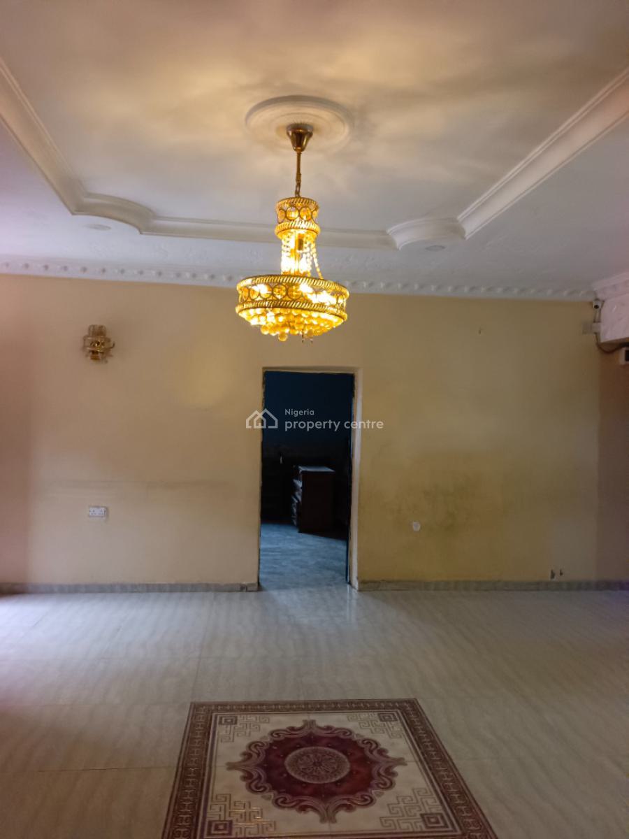 6bedroom Duplex with 2units of 2bedroom and 1unit of 1bedroom Bungalow, Lugbe Fha Back of Amac Market. Fha Estate., Fha (f.h.a), Lugbe District, Abuja, Detached Duplex for Sale