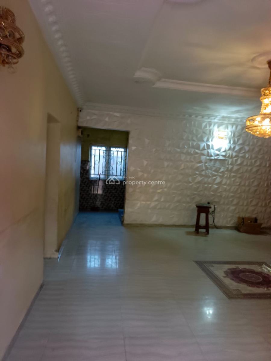 6bedroom Duplex with 2units of 2bedroom and 1unit of 1bedroom Bungalow, Lugbe Fha Back of Amac Market. Fha Estate., Fha (f.h.a), Lugbe District, Abuja, Detached Duplex for Sale