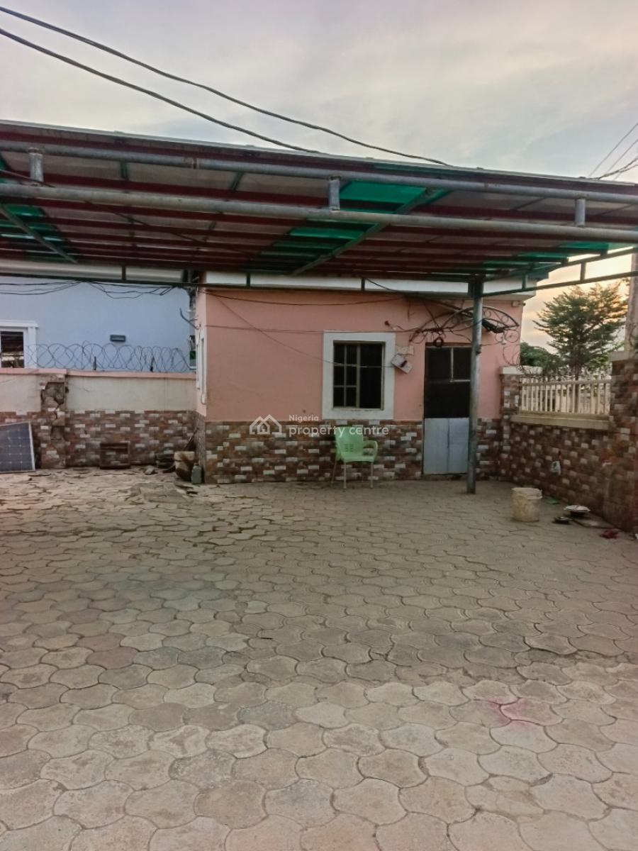 6bedroom Duplex with 2units of 2bedroom and 1unit of 1bedroom Bungalow, Lugbe Fha Back of Amac Market. Fha Estate., Fha (f.h.a), Lugbe District, Abuja, Detached Duplex for Sale