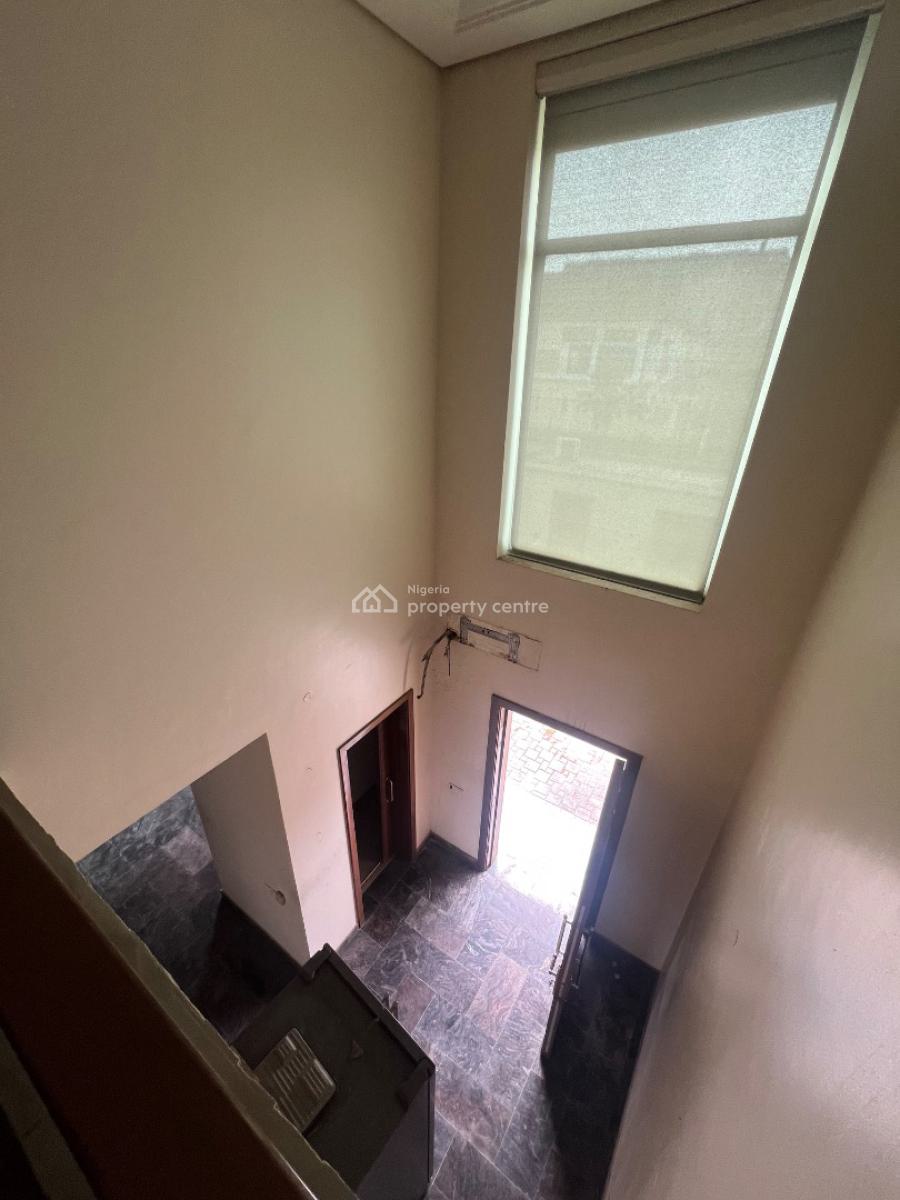 Spacious 4-bedroom Duplex with Bq, Residential/commercial Use Allowed, Lekki Phase 1, Lekki, Lagos, House for Rent