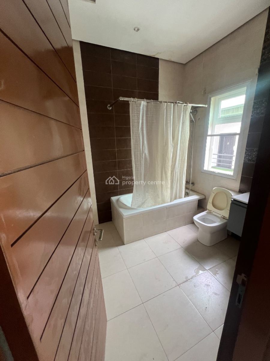 Spacious 4-bedroom Duplex with Bq, Residential/commercial Use Allowed, Lekki Phase 1, Lekki, Lagos, House for Rent