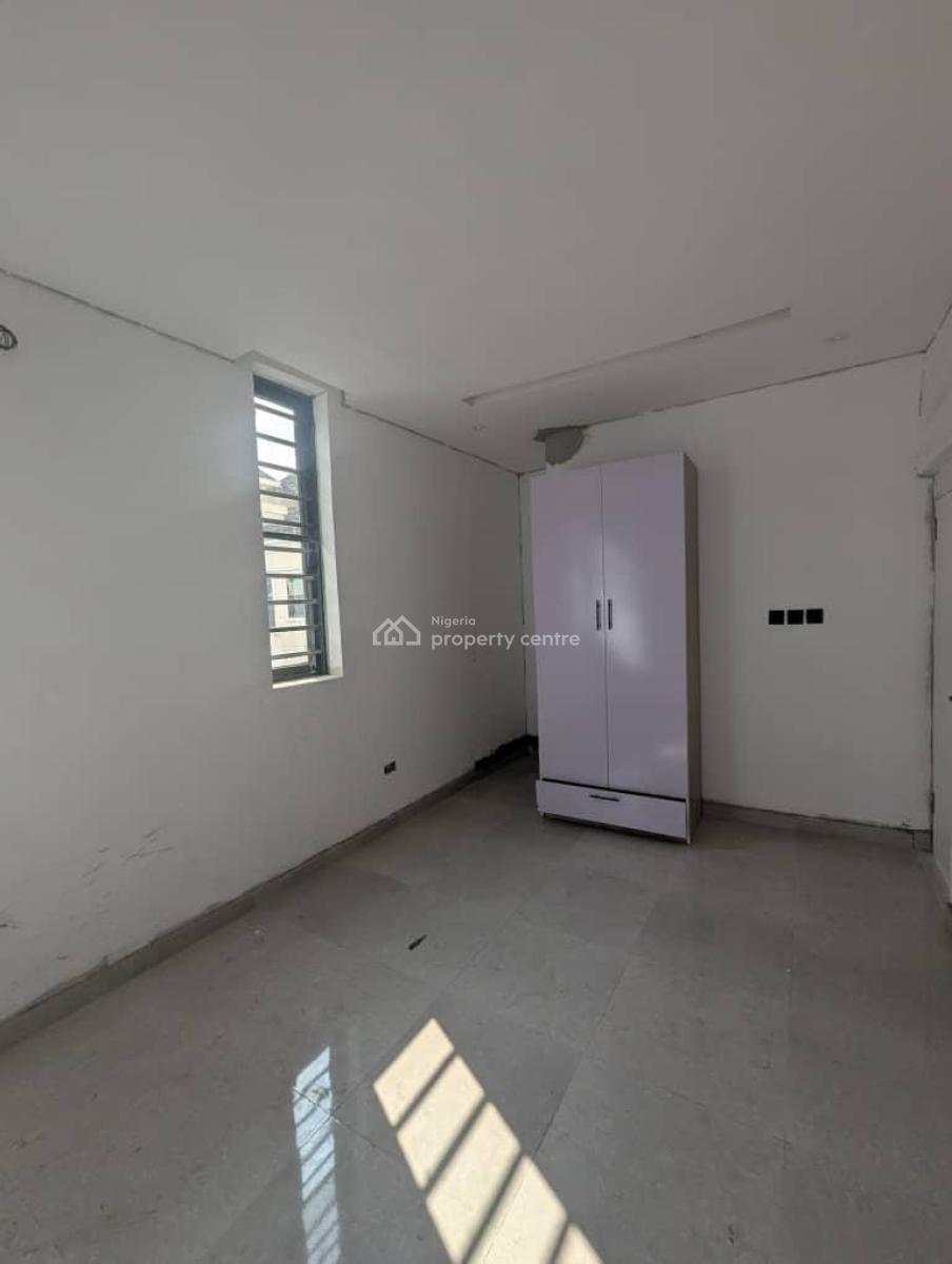 Serviced 2 Bedroom Apartment with Pool and Gym, Ologolo, Lekki, Lagos, Flat / Apartment for Rent