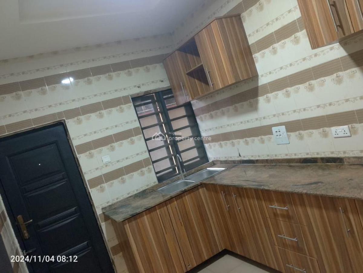 Standard 2 Bedroom Apartment, Abuleoja, Yaba, Lagos, Detached Duplex for Rent