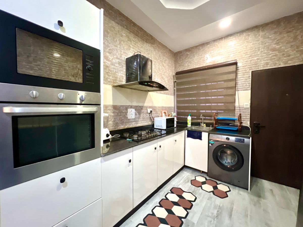 Luxurious 3 Bedroom Apartment, Imax Cinema, Lekki Phase 1, Lekki, Lagos, Flat / Apartment Short Let