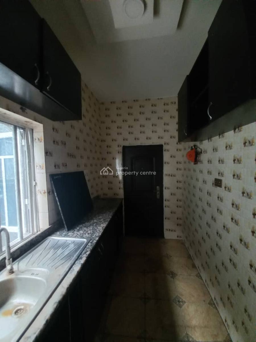 Sharp 2 Bedroom Flat Upstairs!, Off Freedom Way, Lekki Phase 1, Lekki, Lagos, Flat / Apartment for Rent