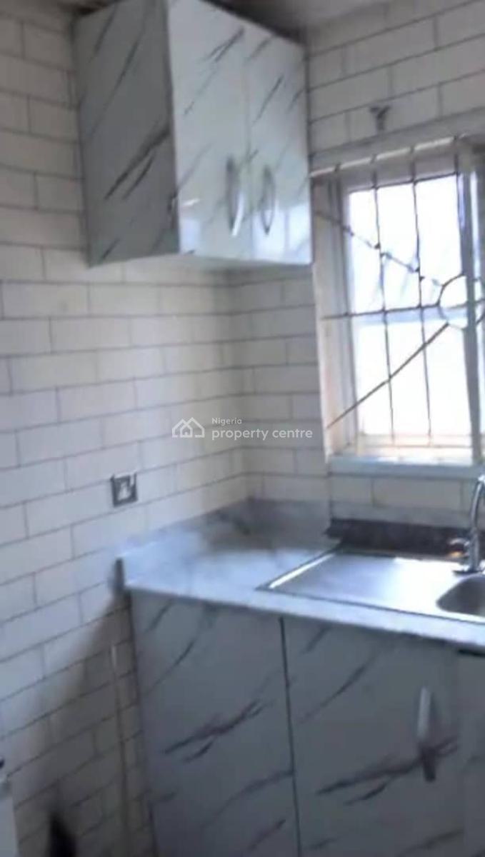 Lovely 2 Bedroom Flat, Ifako, Gbagada, Lagos, Flat / Apartment for Rent
