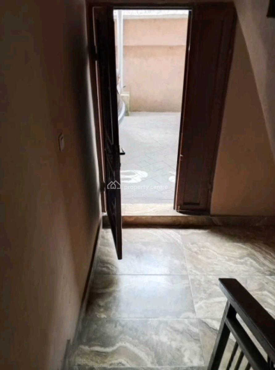 Standard and Spacious Three Bedroom Apartment, Alagomeji, Yaba, Lagos, Flat / Apartment for Rent