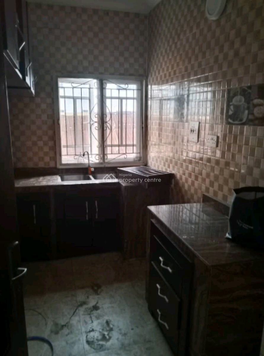 Standard and Spacious Three Bedroom Apartment, Alagomeji, Yaba, Lagos, Flat / Apartment for Rent