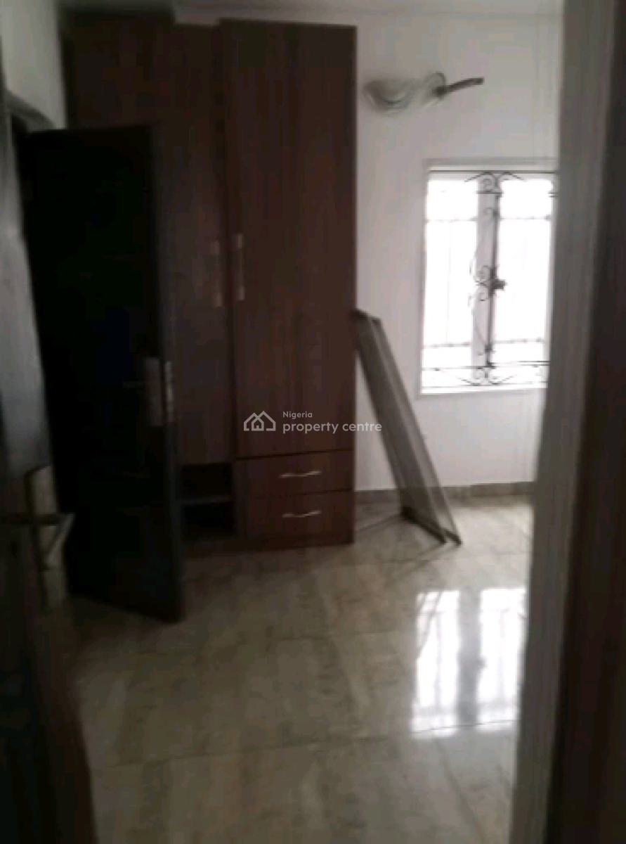 Standard and Spacious Three Bedroom Apartment, Alagomeji, Yaba, Lagos, Flat / Apartment for Rent