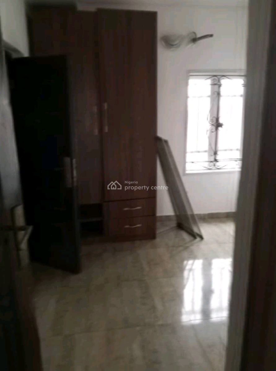 Standard and Spacious Three Bedroom Apartment, Alagomeji, Yaba, Lagos, Flat / Apartment for Rent