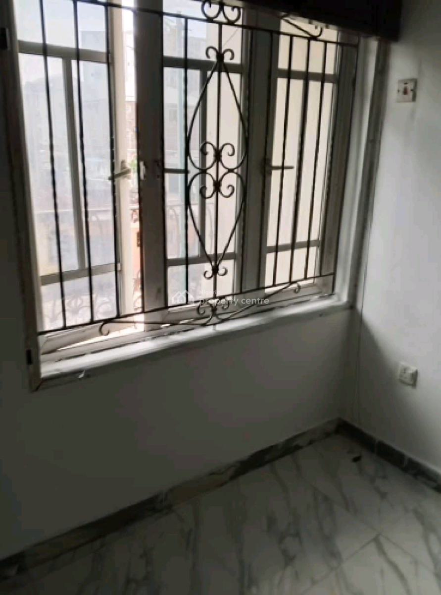 Standard and Spacious Three Bedroom Apartment Available, Alagomeji, Yaba, Lagos, Flat / Apartment for Rent