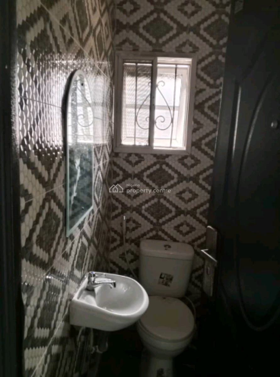 Standard and Spacious Three Bedroom Apartment Available, Alagomeji, Yaba, Lagos, Flat / Apartment for Rent