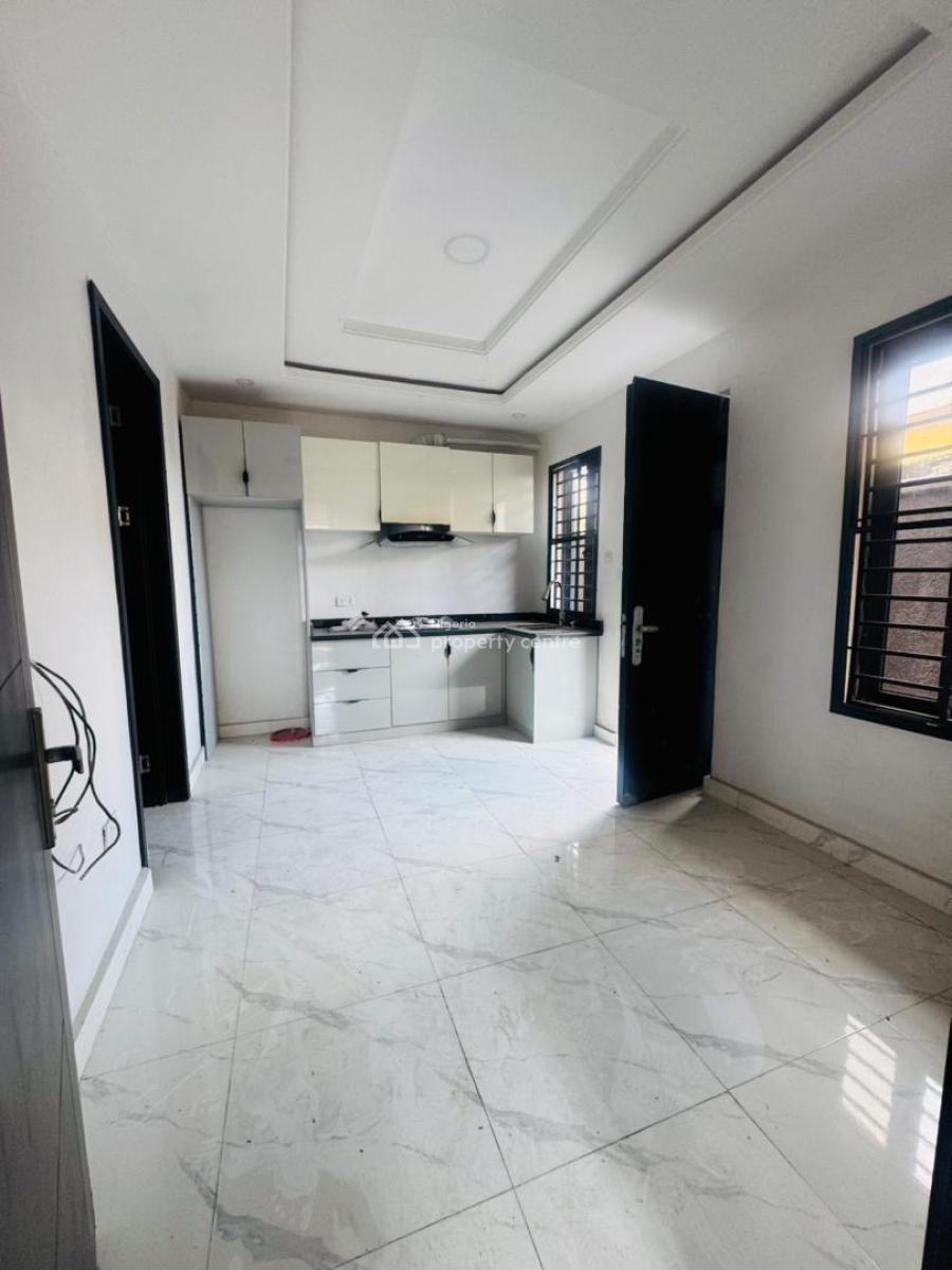 Modern 2-bedroom Apartment in a Prime Maryland Location, Maryland, Lagos, Block of Flats for Sale