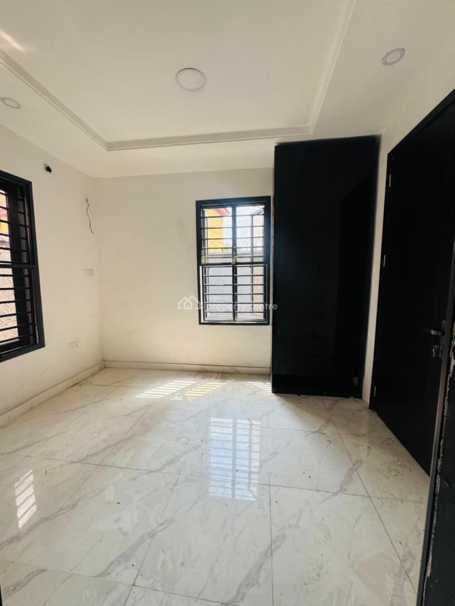 Modern 2-bedroom Apartment in a Prime Maryland Location, Maryland, Lagos, Block of Flats for Sale