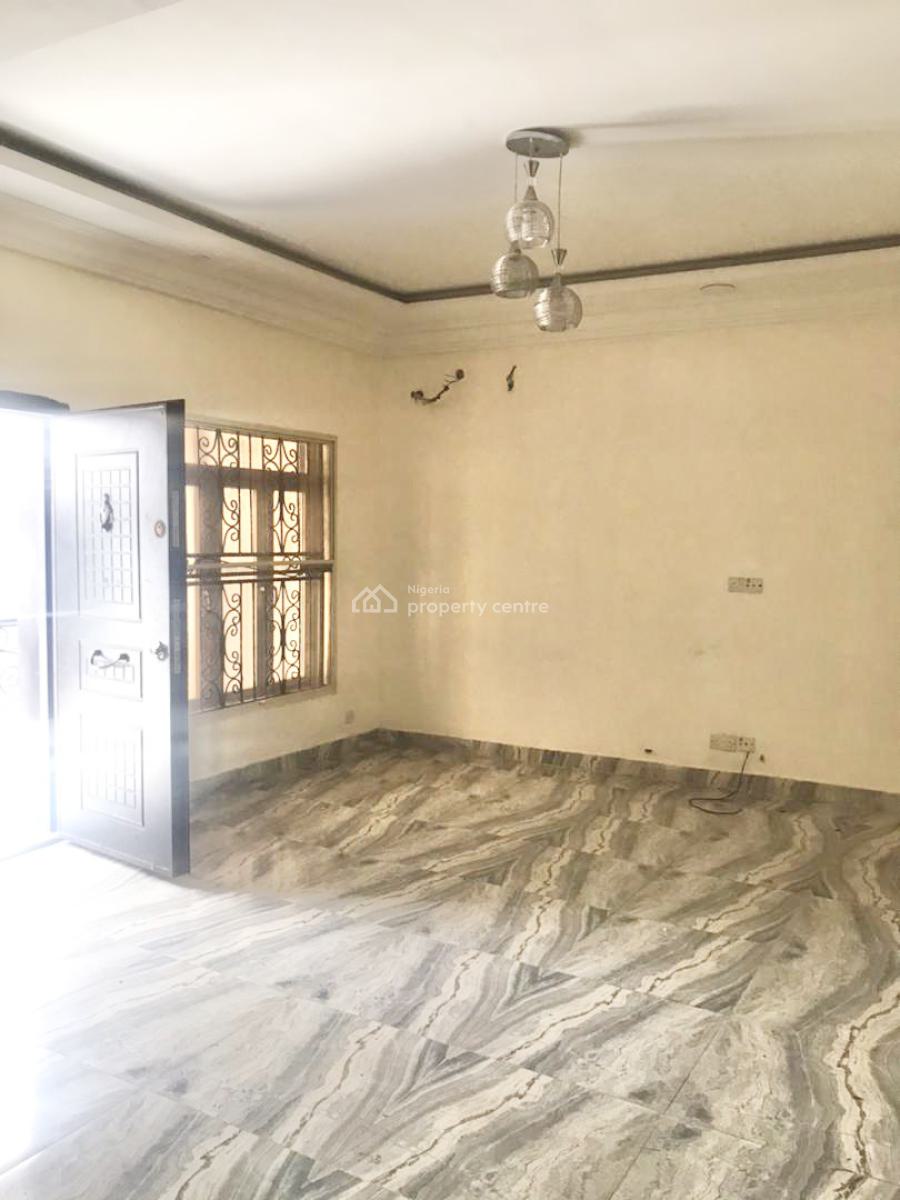 Well Maintained 2 Bedroom Apartment, Osapa, Lekki, Lagos, Flat / Apartment for Rent