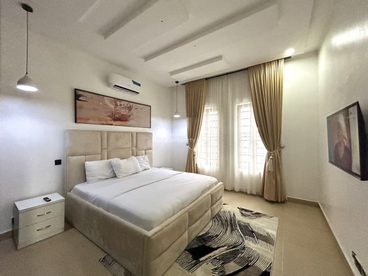 Luxe 3 Bed Apartment with Ps5 & Netflix, Lekki Phase 1, Lekki, Lagos, Flat / Apartment Short Let