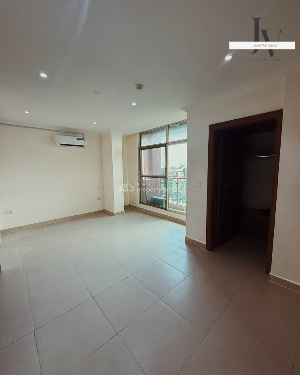 Newly Renovated 3-bedroom Maisonette + Bq -- Ikoyi, Ikoyi, Lagos, Flat / Apartment for Rent