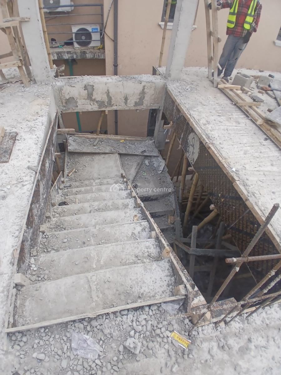 One Bedroom Apartment, Yaba, Lagos, Flat / Apartment for Sale