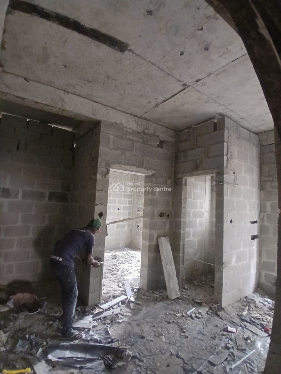 One Bedroom Apartment, Yaba, Lagos, Flat / Apartment for Sale