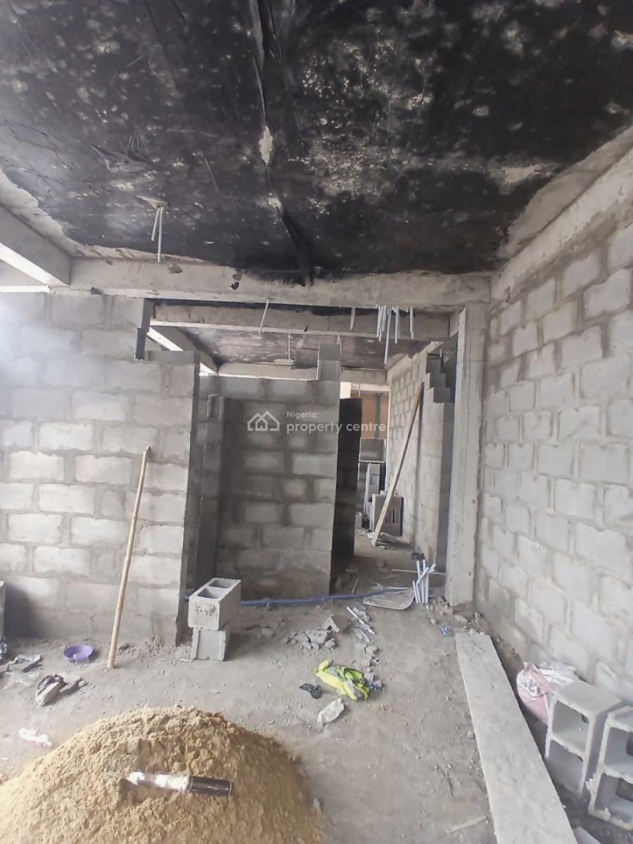 One Bedroom Apartment, Yaba, Lagos, Flat / Apartment for Sale