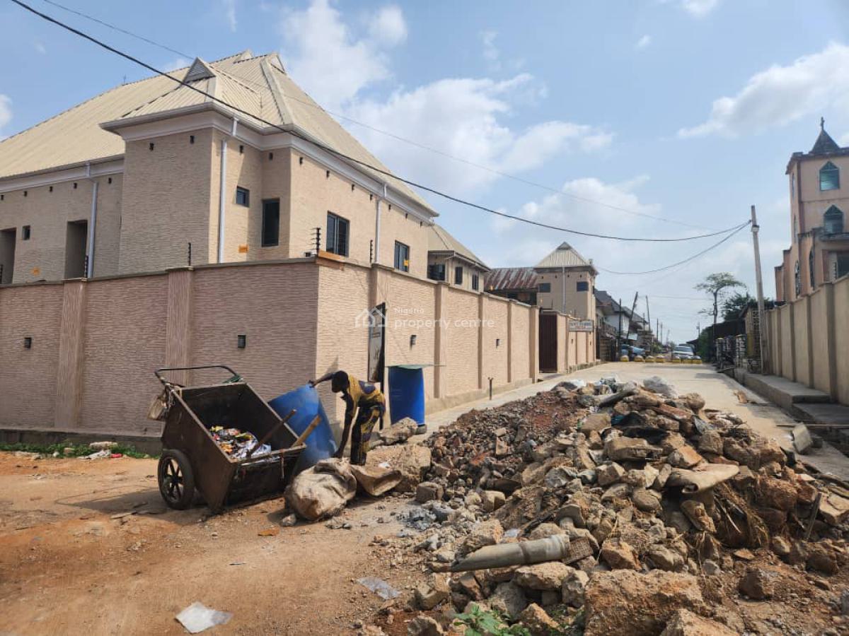 an Old Bungalow on a Plot of Land, Ososami, Oke Ado, Ibadan, Oyo, House for Sale