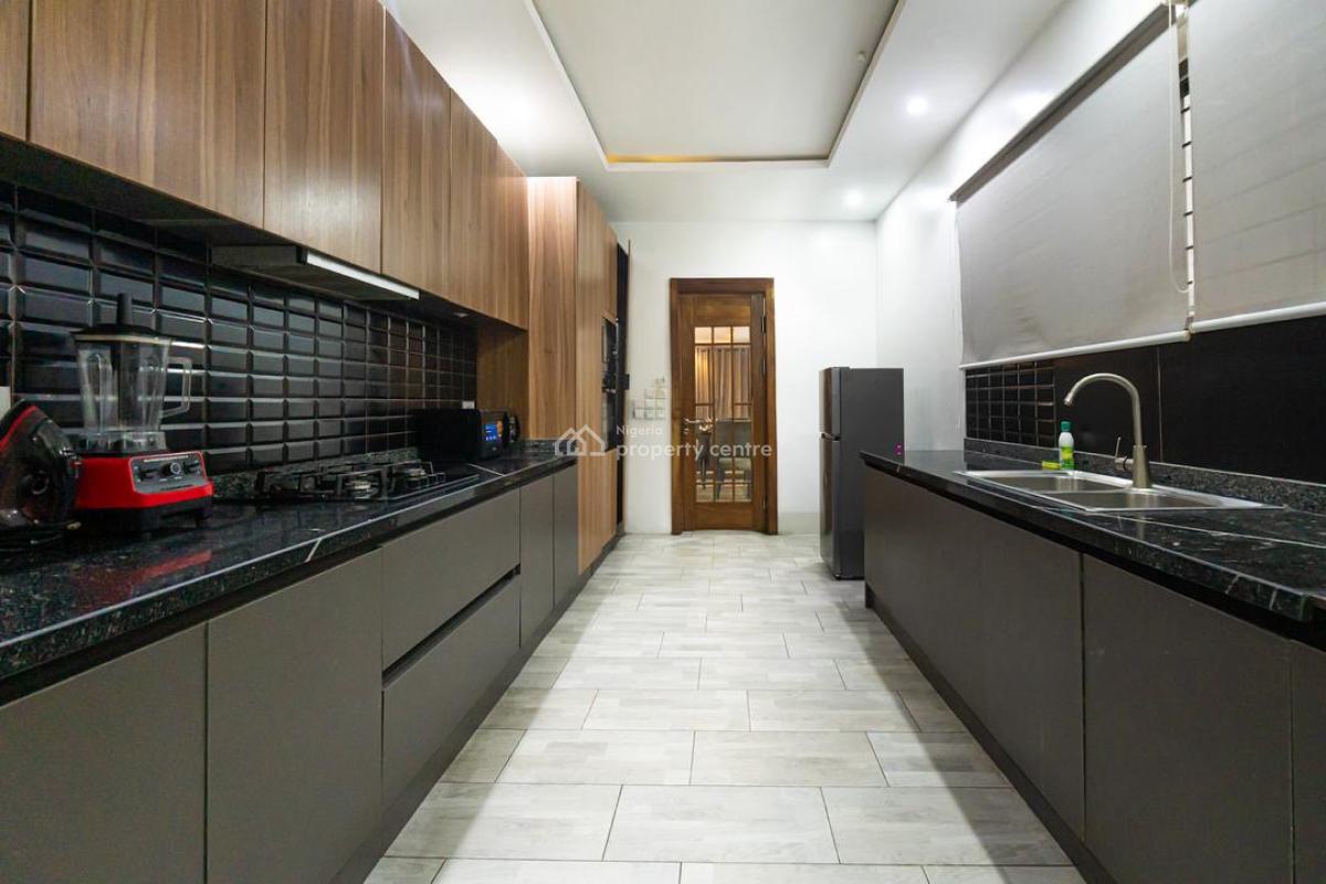 Well Furnished 3 Bedroom with Exclusive Facilities, Lekki Phase 1, Lekki, Lagos, Flat / Apartment Short Let