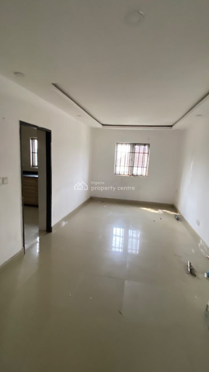 Well Maintained 3 Bedroom Flat, Ogunfayo, Awoyaya, Ibeju Lekki, Lagos, Flat / Apartment for Rent