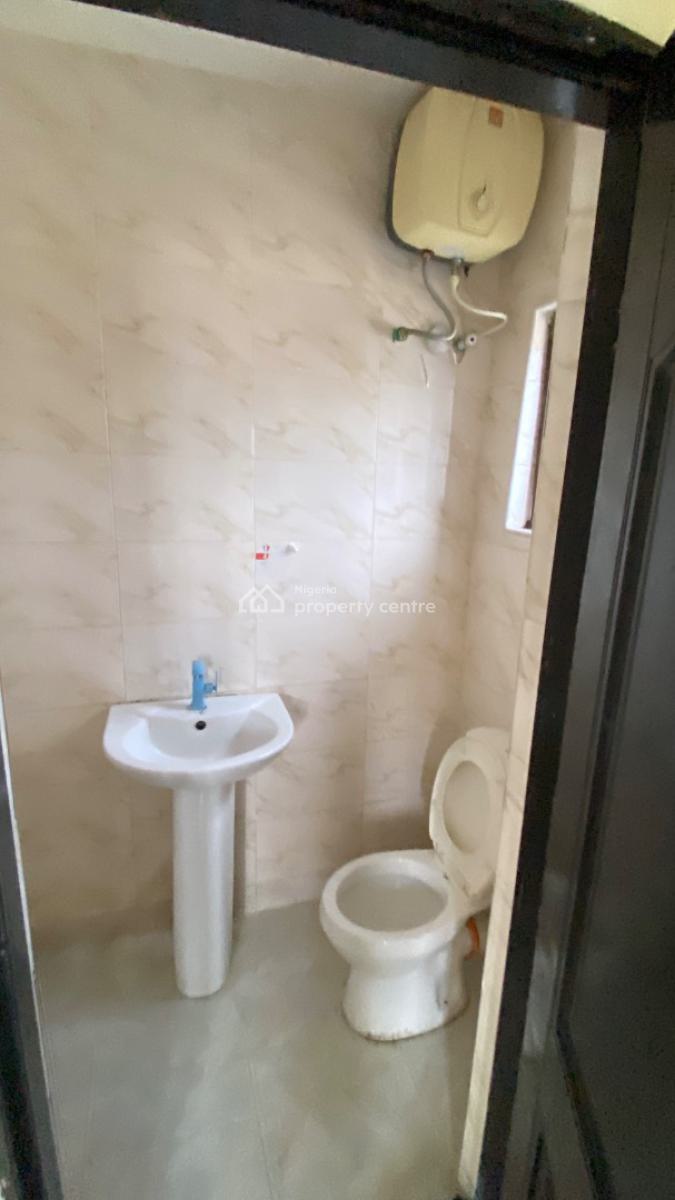 Well Maintained 3 Bedroom Flat, Ogunfayo, Awoyaya, Ibeju Lekki, Lagos, Flat / Apartment for Rent