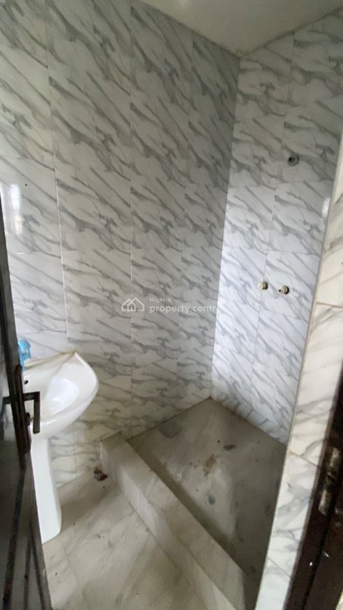 Well Maintained 3 Bedroom Flat, Ogunfayo, Awoyaya, Ibeju Lekki, Lagos, Flat / Apartment for Rent