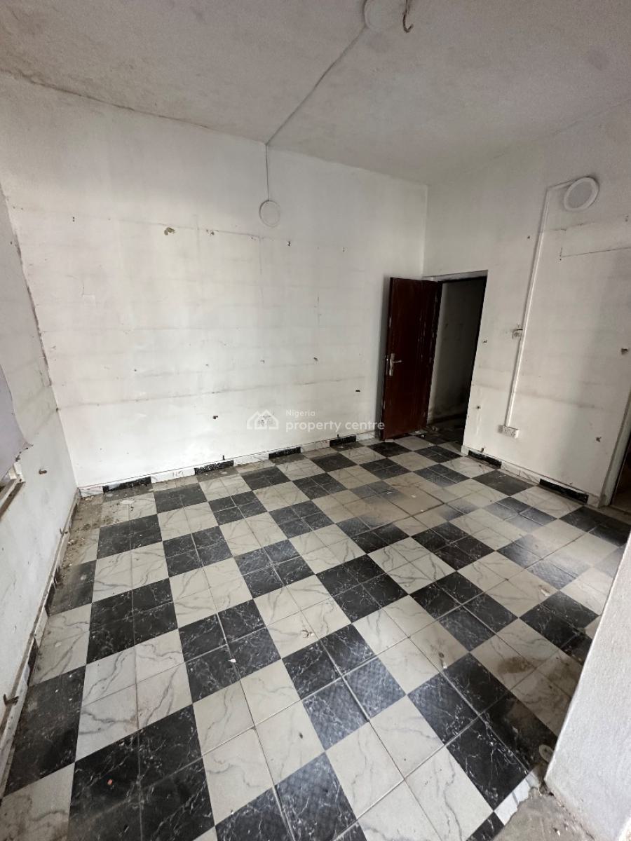Spacious Shop Space, Aptec Bustop, Sangotedo, Ajah, Lagos, Office Space for Rent