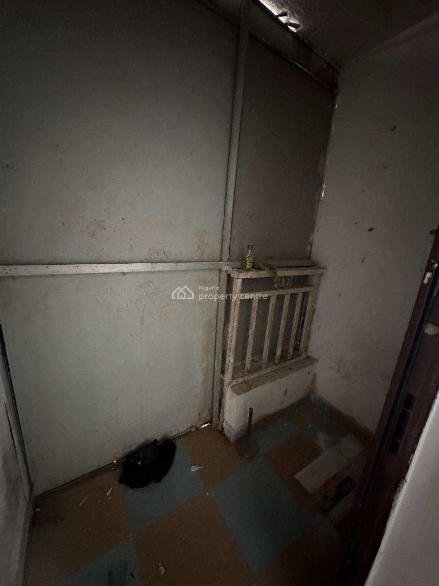 Spacious Shop Space, Aptec Bustop, Sangotedo, Ajah, Lagos, Office Space for Rent