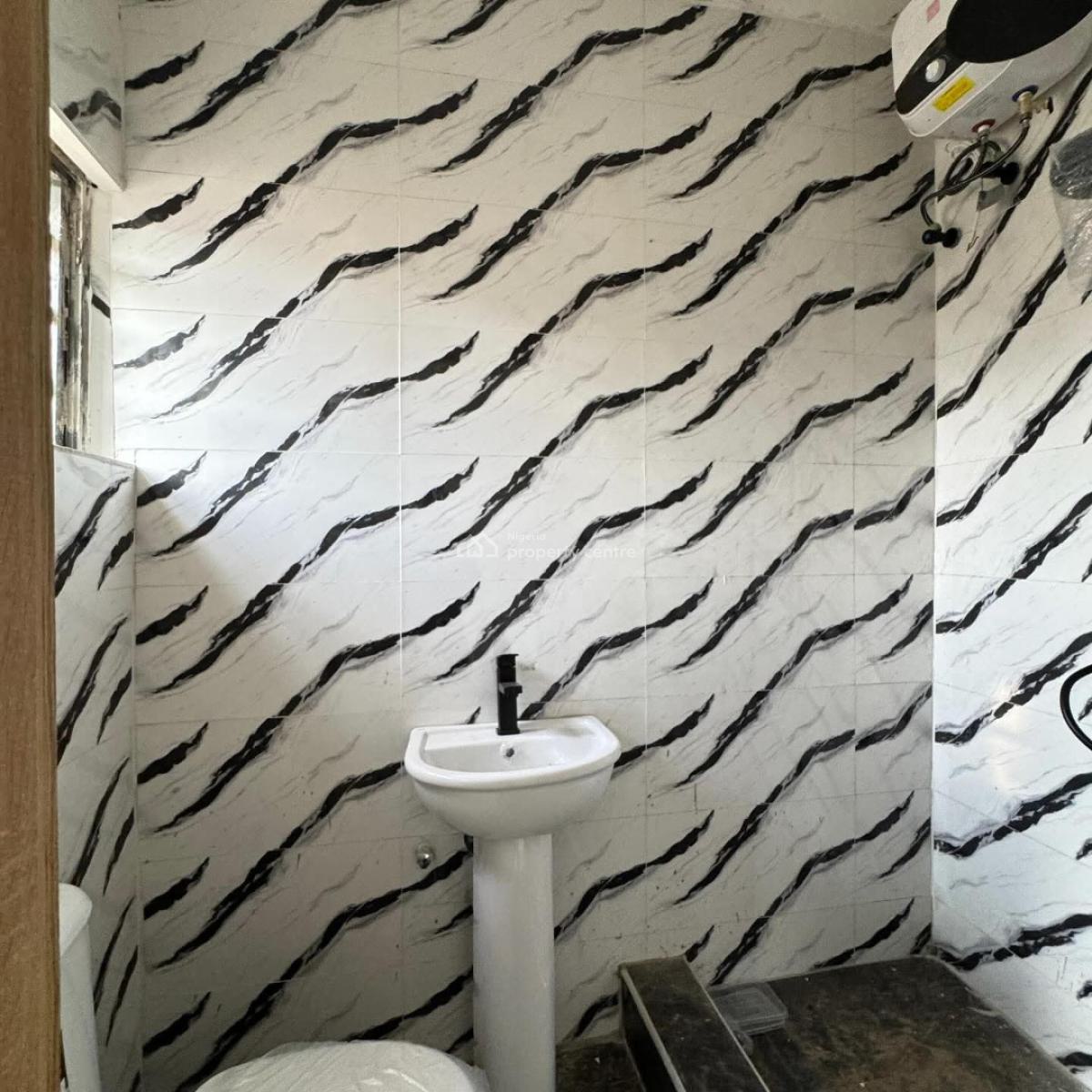 Lovely 2 Bedrooms with Open and Close Plan Kitchen, Yaba, Lagos, Flat / Apartment for Sale