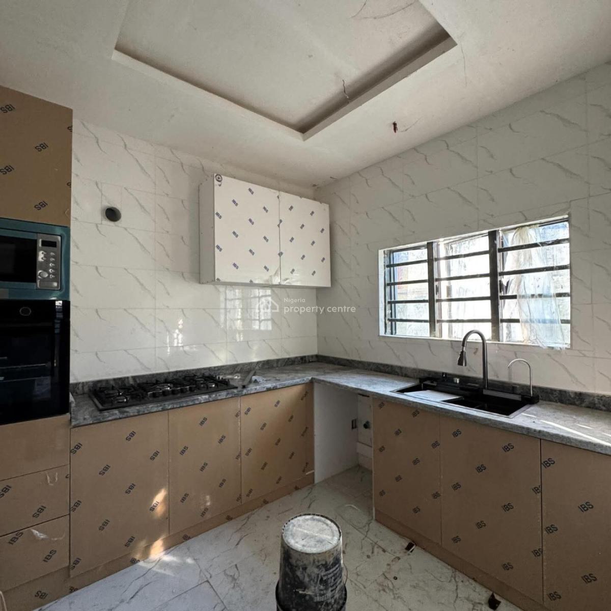 Lovely 2 Bedrooms with Open and Close Plan Kitchen, Yaba, Lagos, Flat / Apartment for Sale