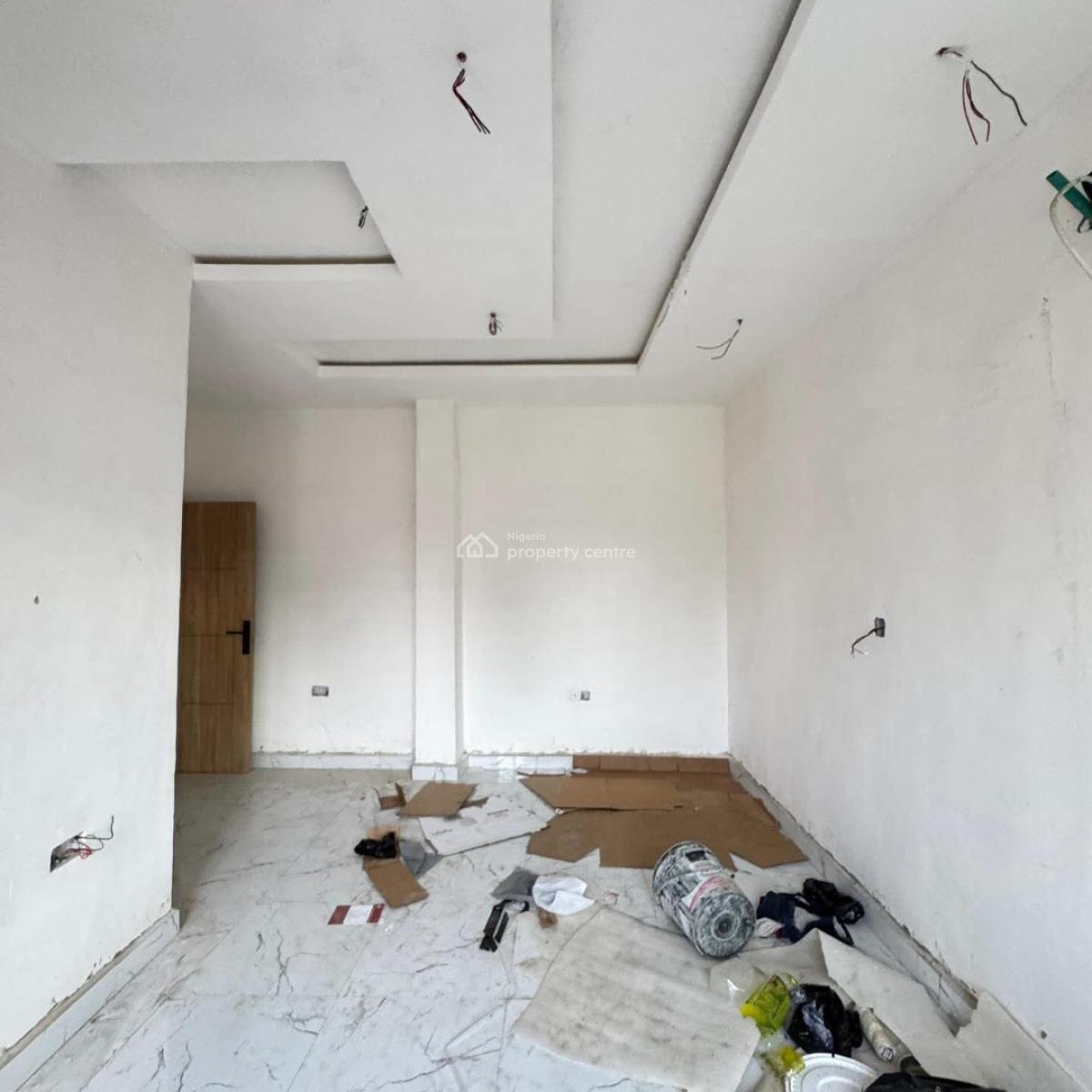 Lovely 2 Bedrooms with Open and Close Plan Kitchen, Yaba, Lagos, Flat / Apartment for Sale