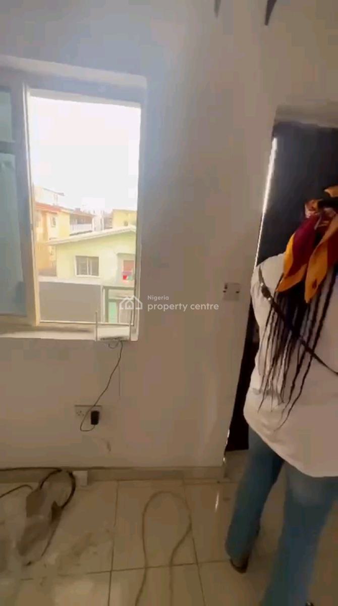 a Neatly Used and Standard 2bedroom Apartment, Upstairs, Off Ajayi Street, Onike, Yaba, Lagos, Flat / Apartment for Rent