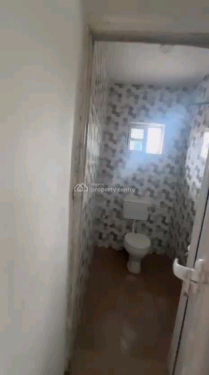 a Neatly Used and Standard 2 Bedroom Apartment, Upstairs, Off Ajayi Street, Onike, Yaba, Lagos, Flat / Apartment for Rent